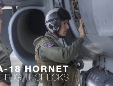 Ο εξονυχιστικός έλεγχος ενός F/A-18 Hornet πριν απ' την πτήση (βίντεο)